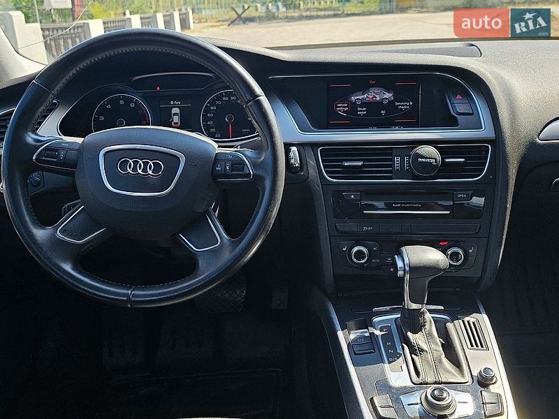 Седан Audi A4 2012 в Днепре