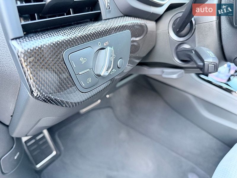 Седан Audi A4 2023 в Києві