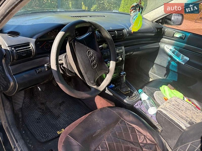 Седан Audi A4 1995 в Івано-Франківську