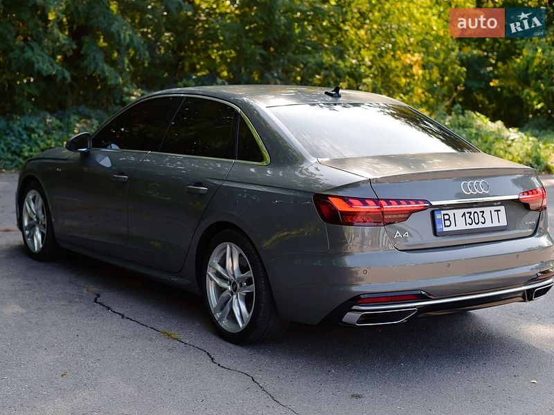Седан Audi A4 2023 в Полтаві