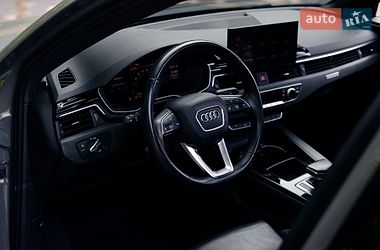 Седан Audi A4 2023 в Полтаві