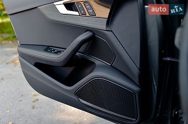 Седан Audi A4 2023 в Полтаві