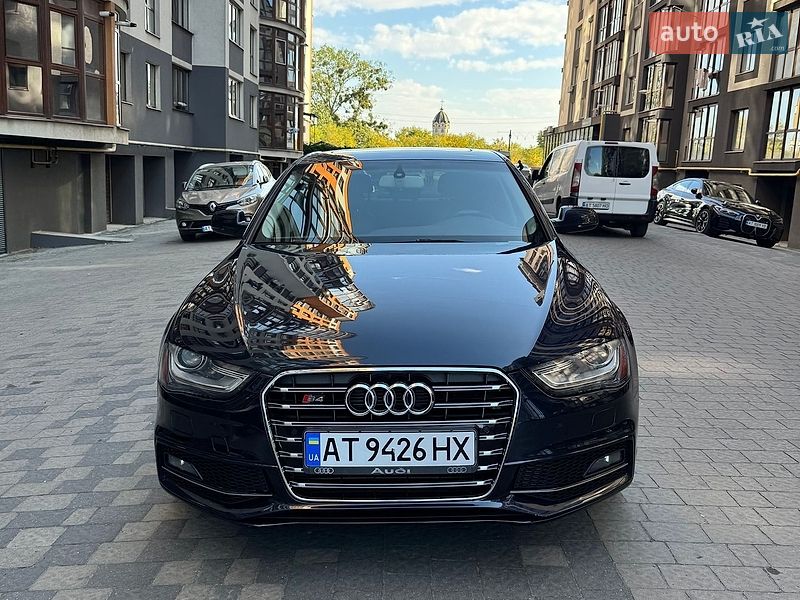 Седан Audi A4 2014 в Івано-Франківську