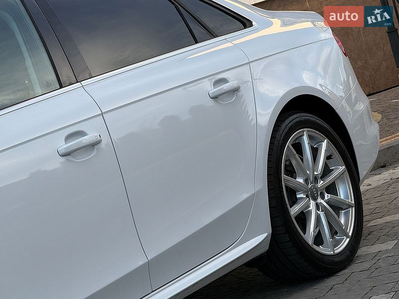 Седан Audi A4 2014 в Дрогобыче