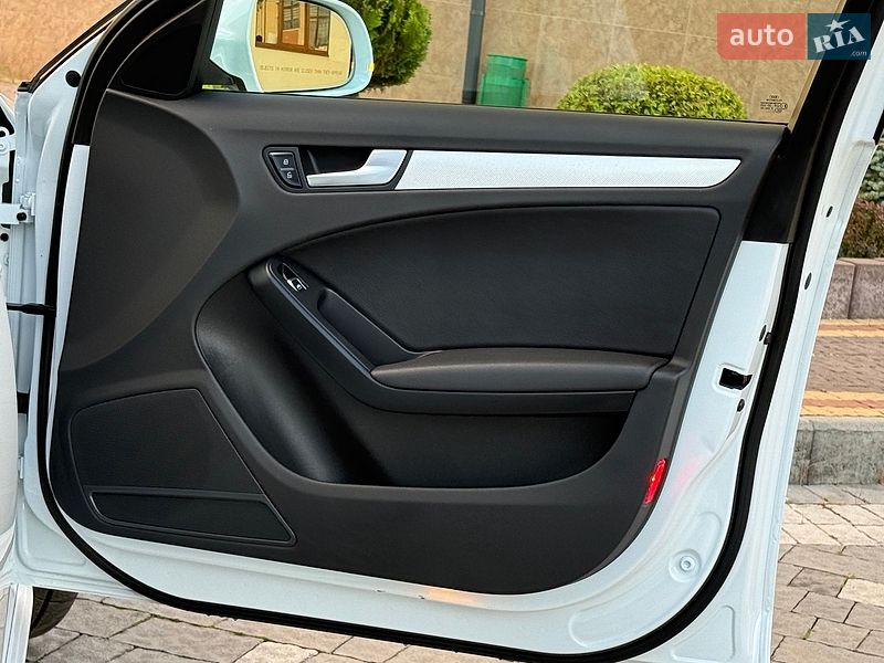 Седан Audi A4 2014 в Дрогобыче