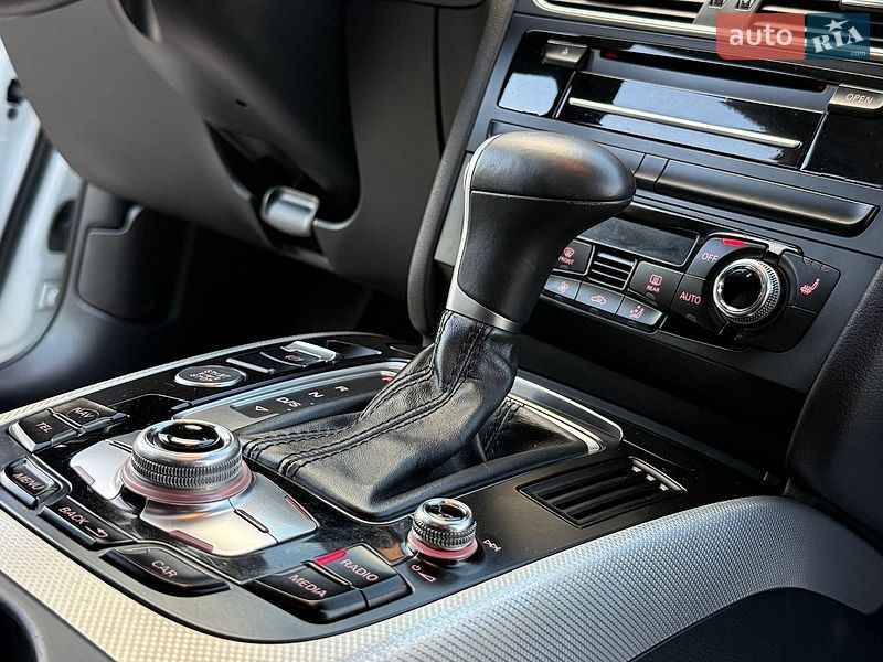 Седан Audi A4 2014 в Дрогобыче