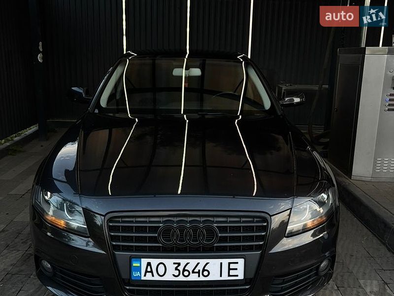 Седан Audi A4 2011 в Виноградове