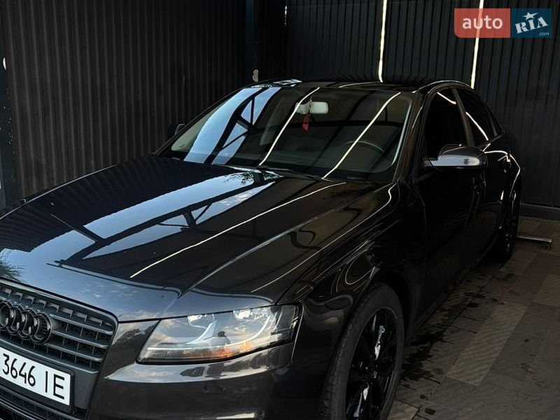 Седан Audi A4 2011 в Виноградове