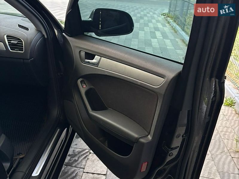 Седан Audi A4 2011 в Виноградове