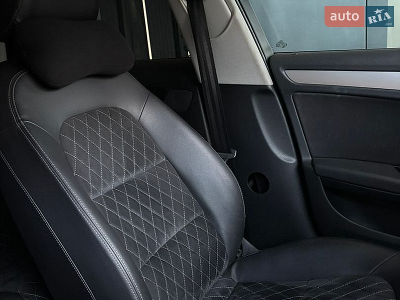 Седан Audi A4 2011 в Виноградове