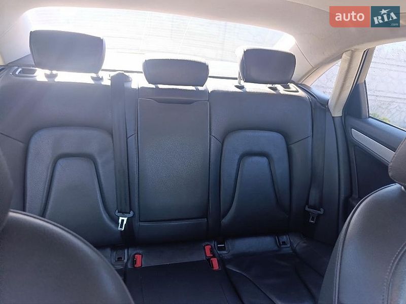 Седан Audi A4 2010 в Любарі