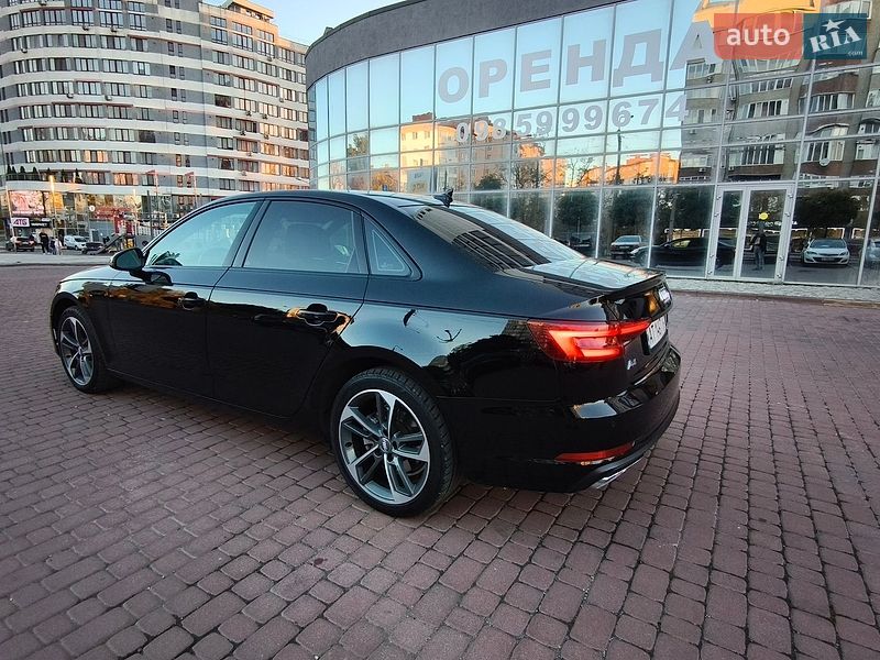 Седан Audi A4 2019 в Ивано-Франковске