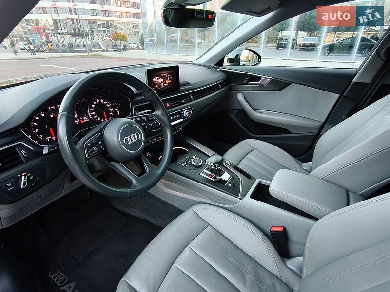 Седан Audi A4 2019 в Ивано-Франковске