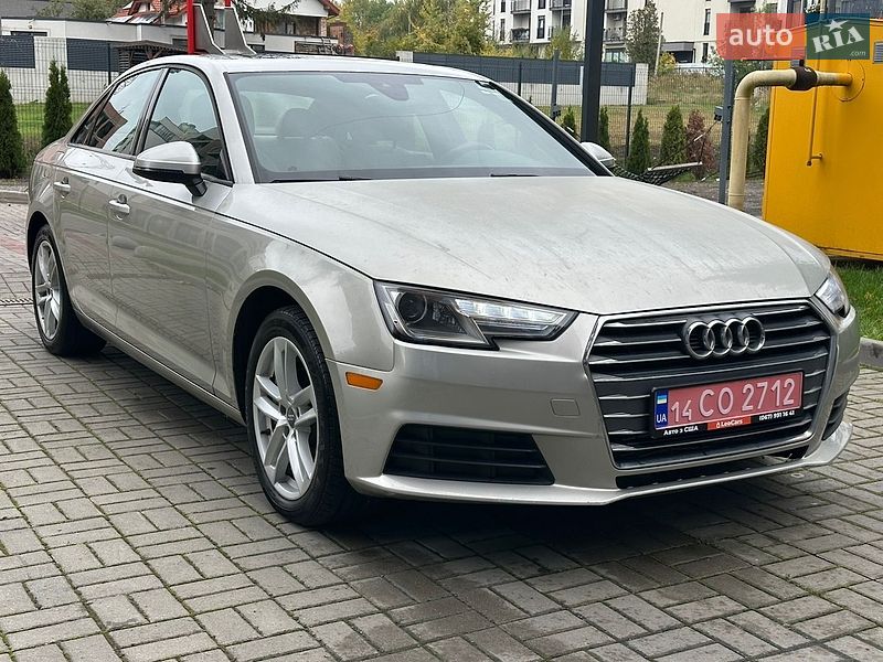 Седан Audi A4 2017 в Львове Седан Audi A4 2017 в Львове