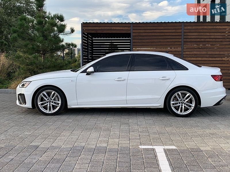 Седан Audi A4 2023 в Києві