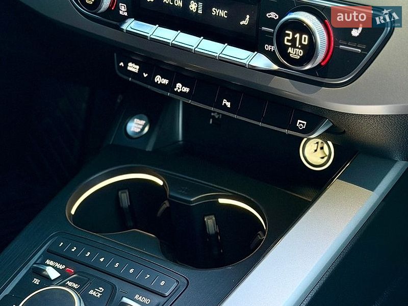 Седан Audi A4 2018 в Тернополе