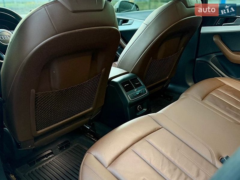 Седан Audi A4 2018 в Тернополе