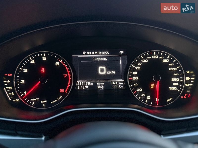 Седан Audi A4 2018 в Тернополе