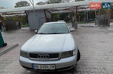 Седан Audi A4 1997 в Ровно