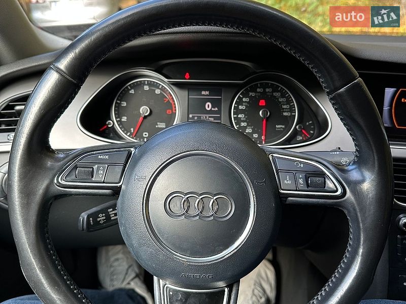 Седан Audi A4 2012 в Луцьку