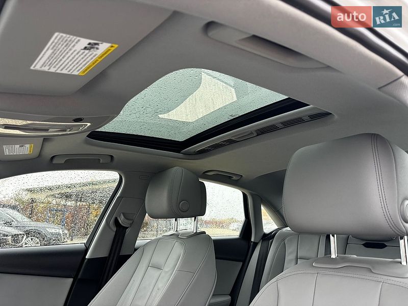 Седан Audi A4 2021 в Львове