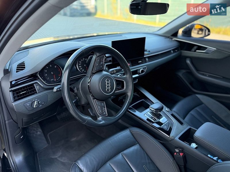 Седан Audi A4 2019 в Львове