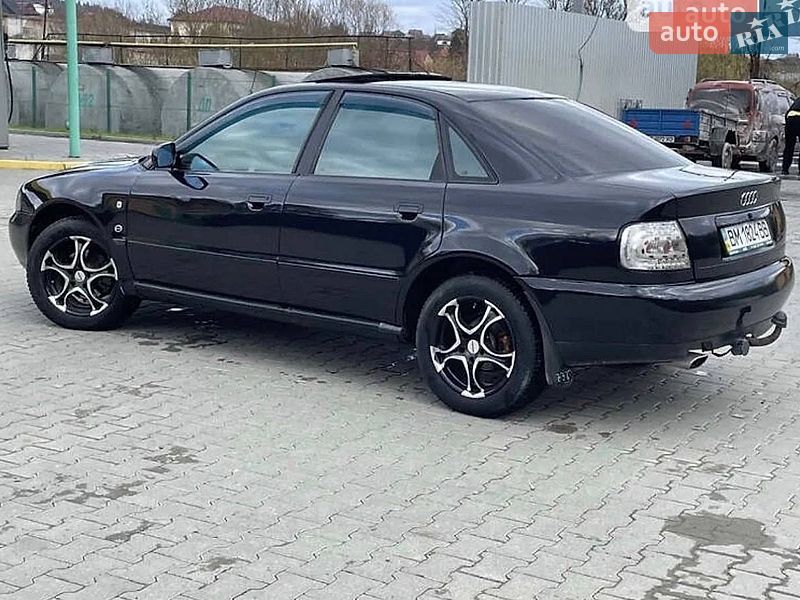Седан Audi A4 1996 в Львове