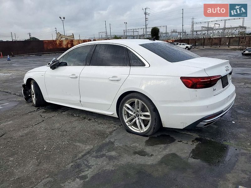 Седан Audi A4 2022 в Ровно
