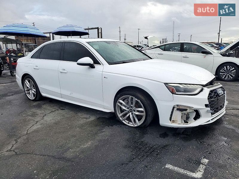 Седан Audi A4 2022 в Ровно
