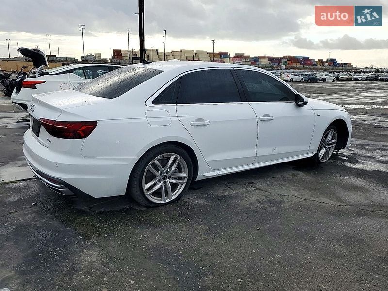 Седан Audi A4 2022 в Ровно