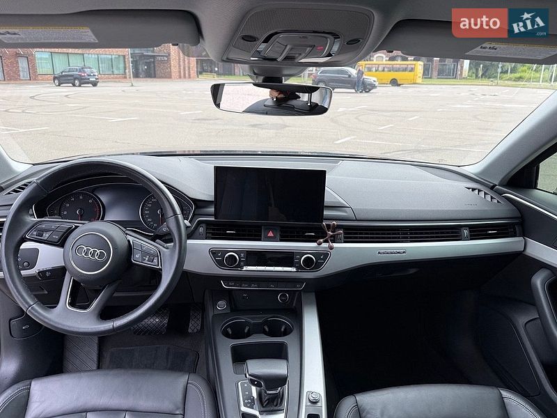 Седан Audi A4 2023 в Киеве