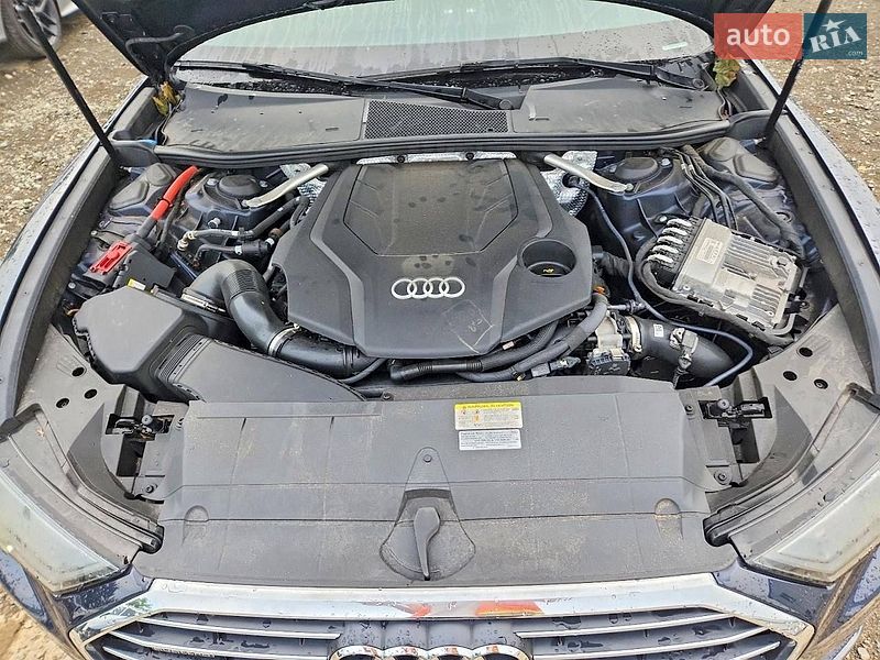 Седан Audi A4 2022 в Львове