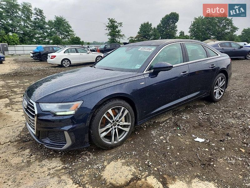 Седан Audi A4 2022 в Львове