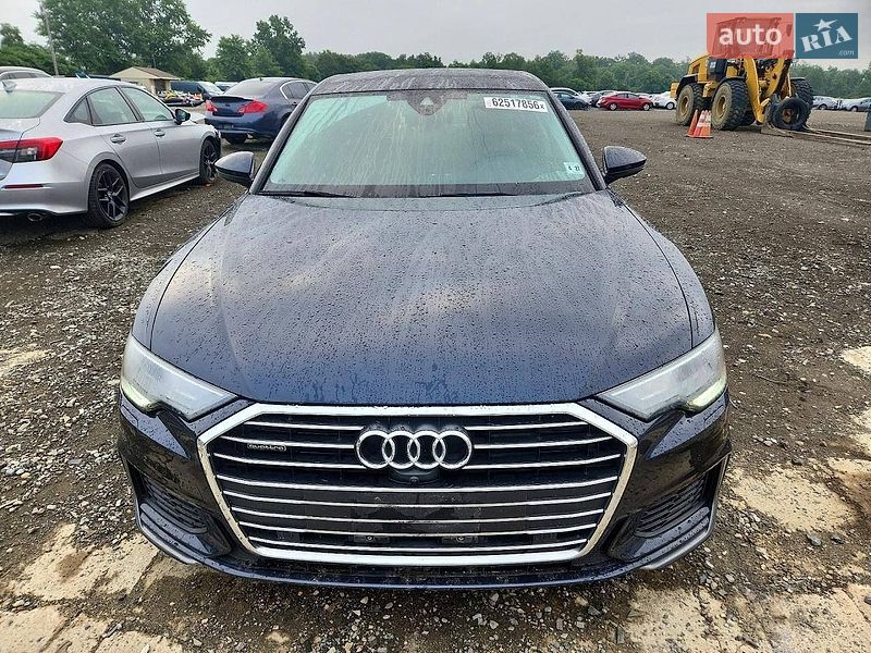 Седан Audi A4 2022 в Львове
