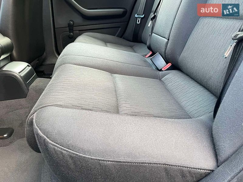 Седан Audi A4 2006 в Каменском