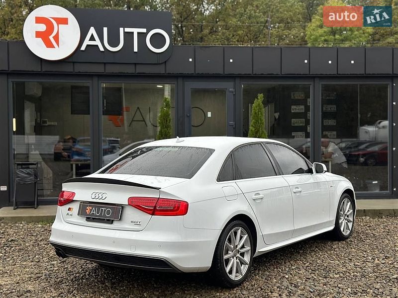Седан Audi A4 2014 в Львове
