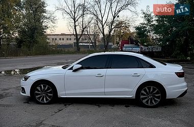 Седан Audi A4 2022 в Киеве