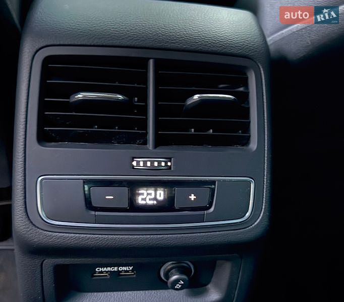 Седан Audi A4 2022 в Киеве