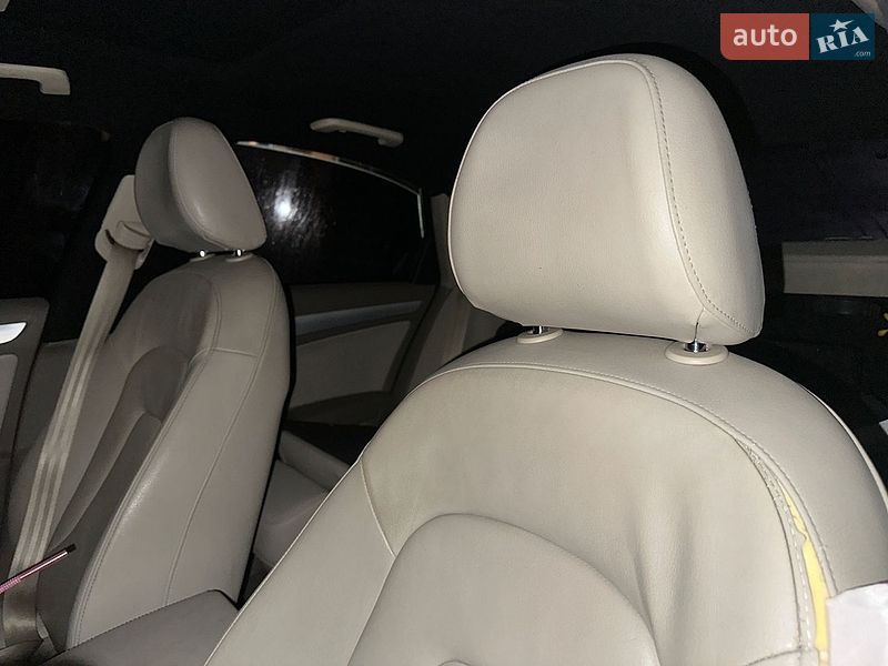 Седан Audi A4 2011 в Ирпене