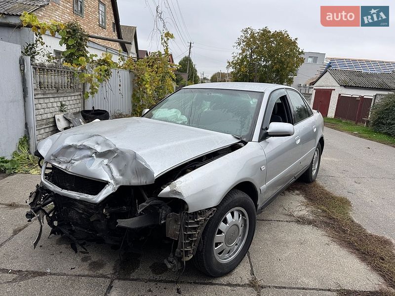 Седан Audi A4 2000 в Киеве