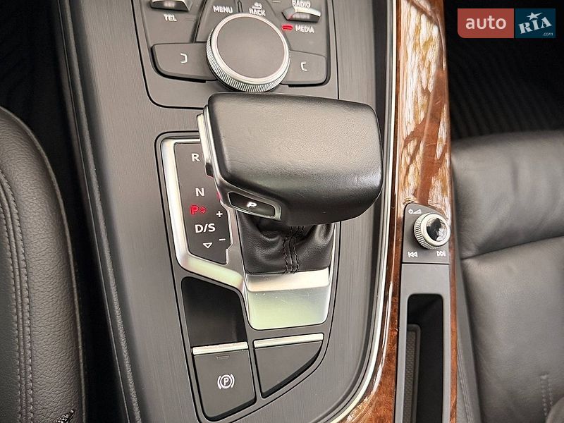 Седан Audi A4 2019 в Полтаве