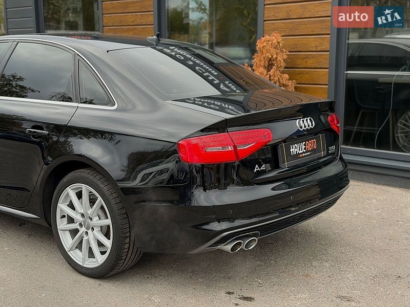 Седан Audi A4 2015 в Шептицькому