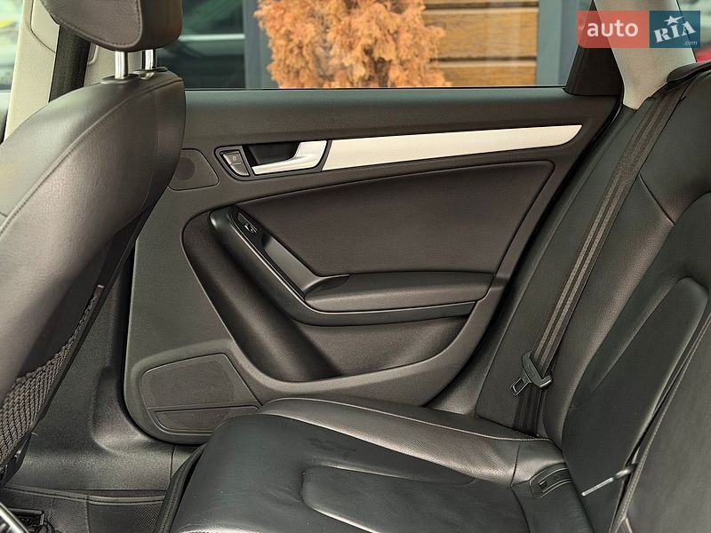 Седан Audi A4 2015 в Шептицькому
