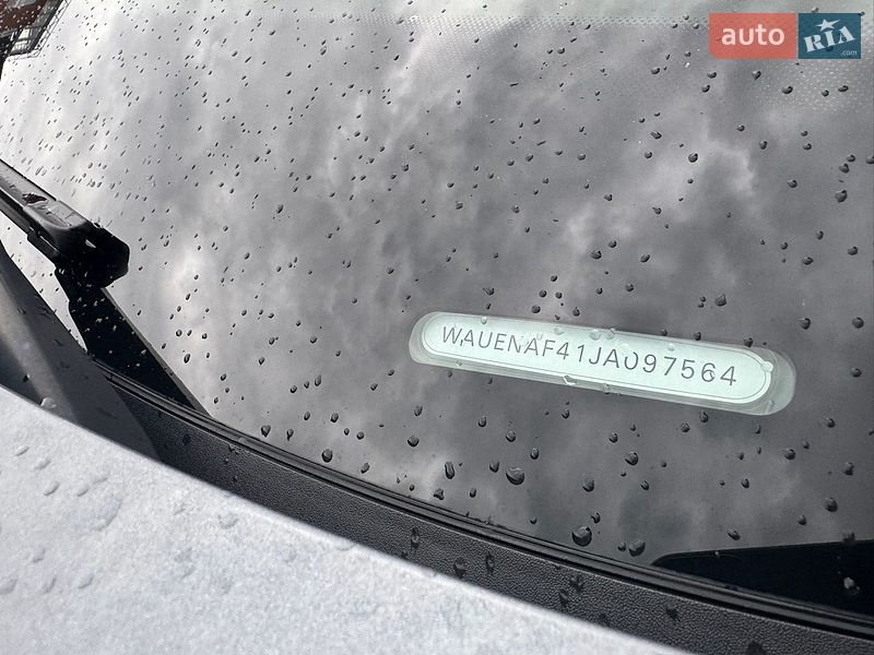 Седан Audi A4 2017 в Днепре