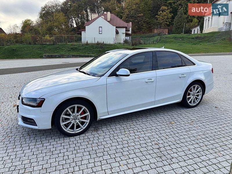Седан Audi A4 2014 в Винниках