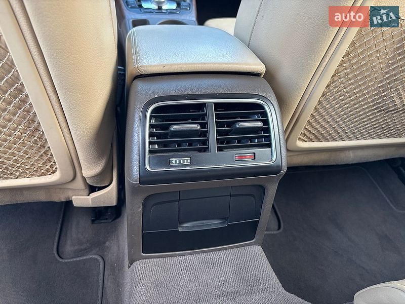 Седан Audi A4 2014 в Винниках