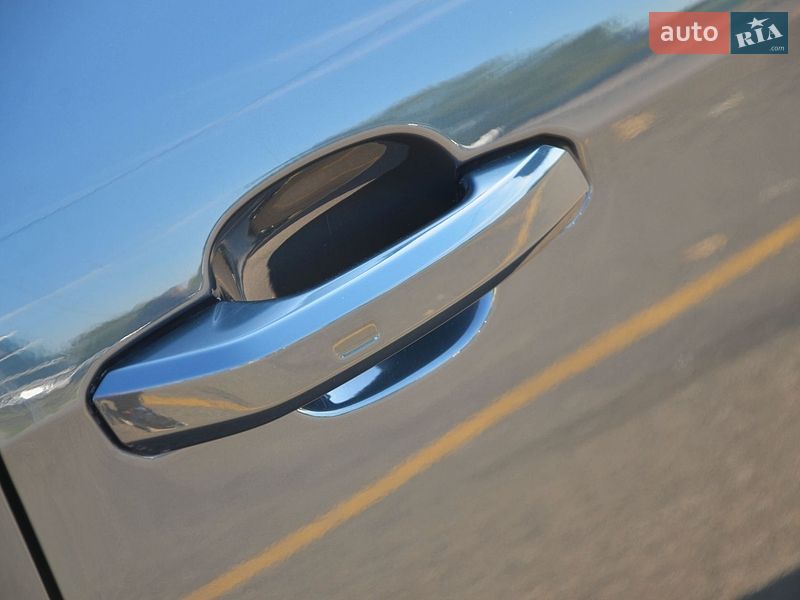 Седан Audi A4 2022 в Киеве