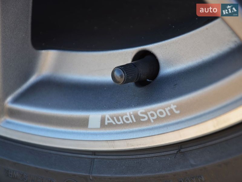 Седан Audi A4 2022 в Києві