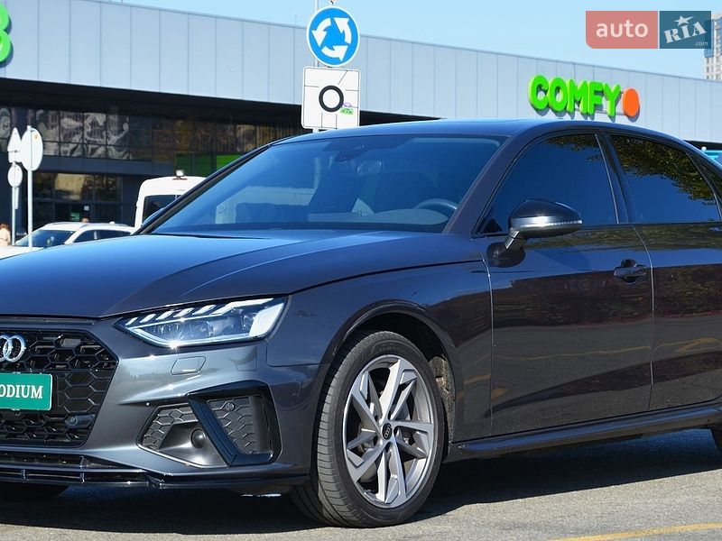 Седан Audi A4 2022 в Киеве