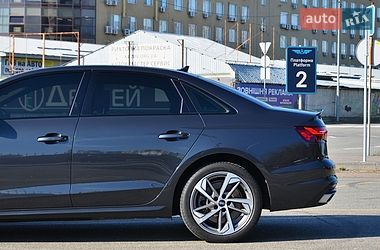 Седан Audi A4 2022 в Києві